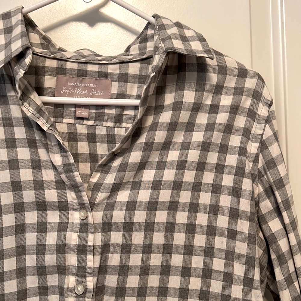 Banana Republic Womens soft wash checkered flannel button up. - Picture 2 of 3